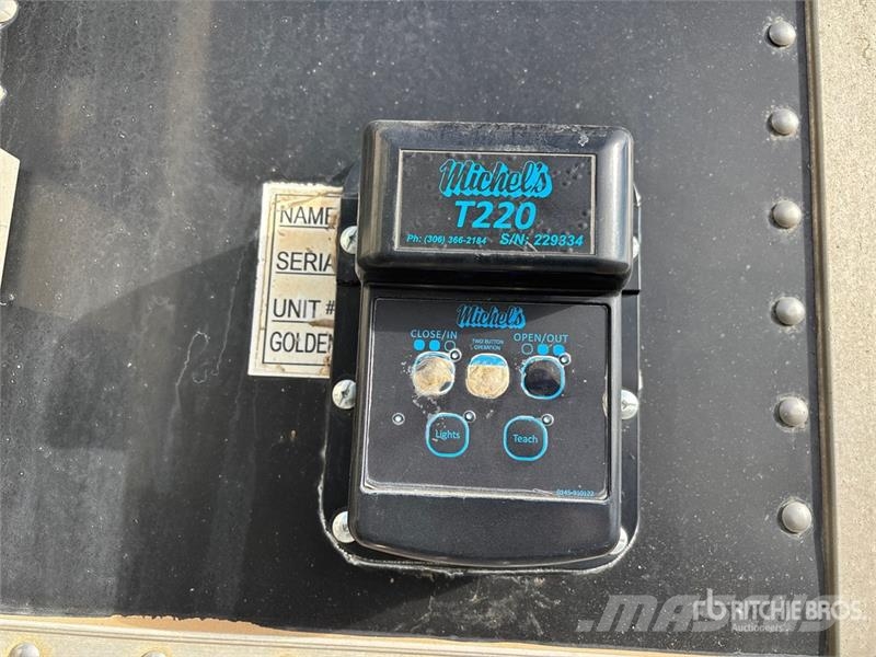 Wilson DWH550 CB 45 ft Tri/A Grain Trailer مقطورة حبوب