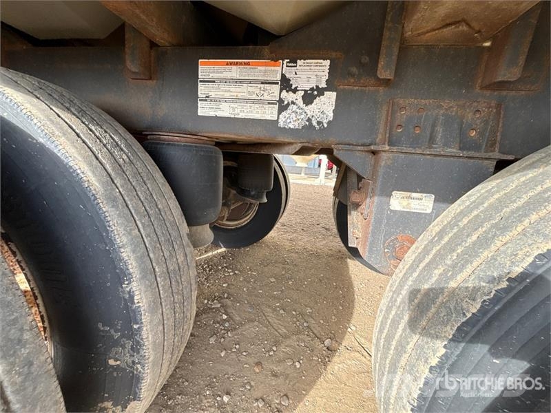 Wilson DWH550 CB 45 ft Tri/A Grain Trailer مقطورة حبوب