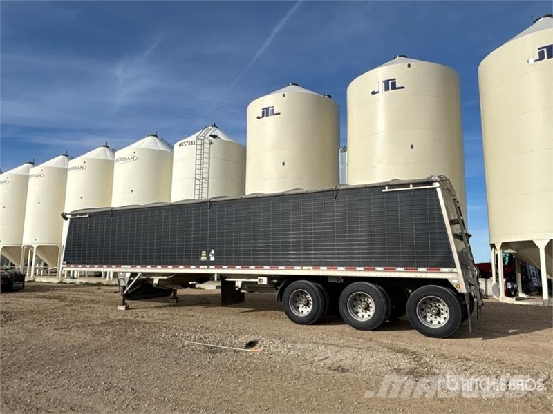 Wilson DWH550 CB 45 ft Tri/A Grain Trailer مقطورة حبوب