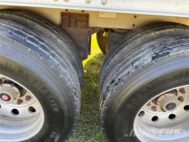 Wilson PDWH-550B 30 ft 4/Axle Pup Grain Trailer مقطورة حبوب