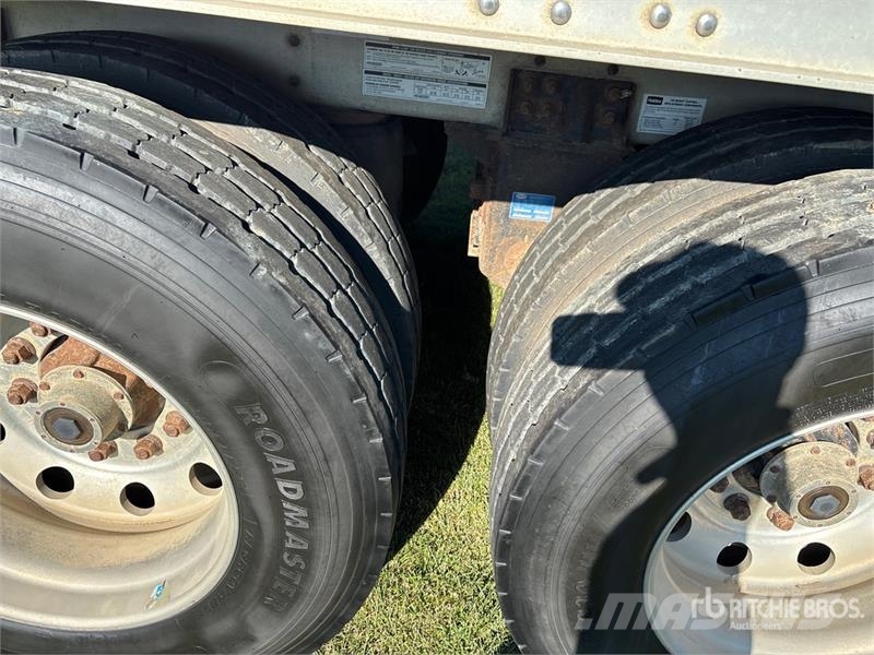 Wilson PDWH-550B 30 ft 4/Axle Pup Grain Trailer مقطورة حبوب