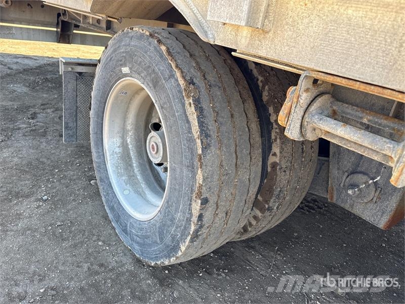 Wilson RoadBrute 53 ft T/A Step Deck Trailer Plataformas bajas