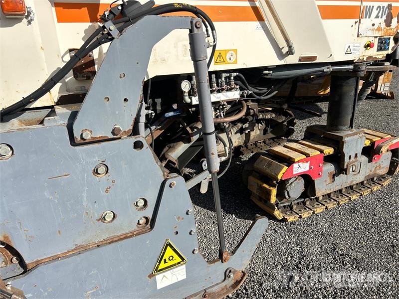 Wirtgen W210 Asfalta dzesēšanas iekārtas