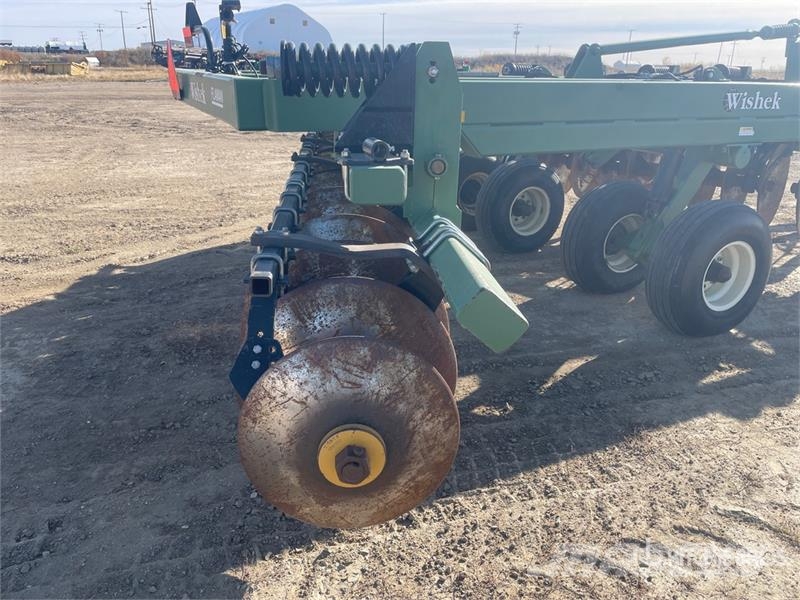 Wishek 842 14 ft 9 in 2-Point Offset High-Speed Disc Scheibeneggen