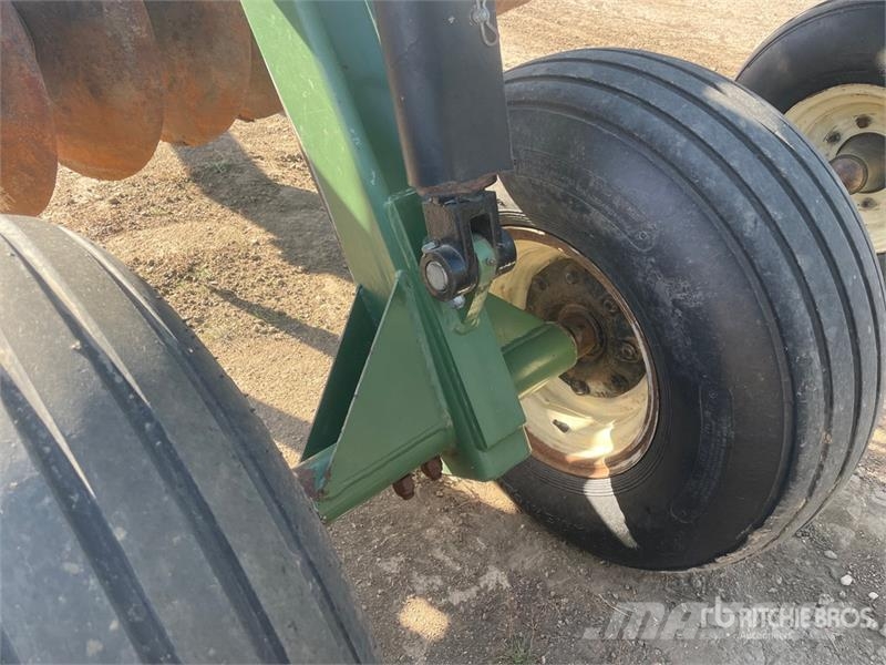 Wishek 842 14 ft 9 in 2-Point Offset High-Speed Disc Scheibeneggen