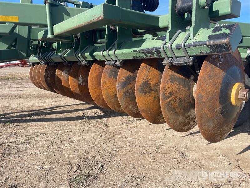 Wishek 842 14 ft 9 in 2-Point Offset High-Speed Disc Scheibeneggen