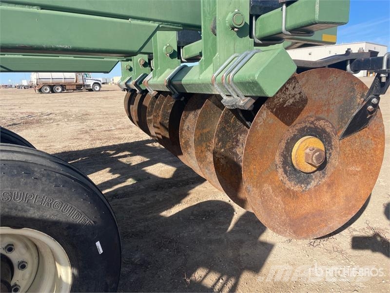 Wishek 842 14 ft 9 in 2-Point Offset High-Speed Disc Scheibeneggen
