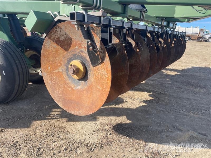Wishek 842 14 ft 9 in 2-Point Offset High-Speed Disc Scheibeneggen