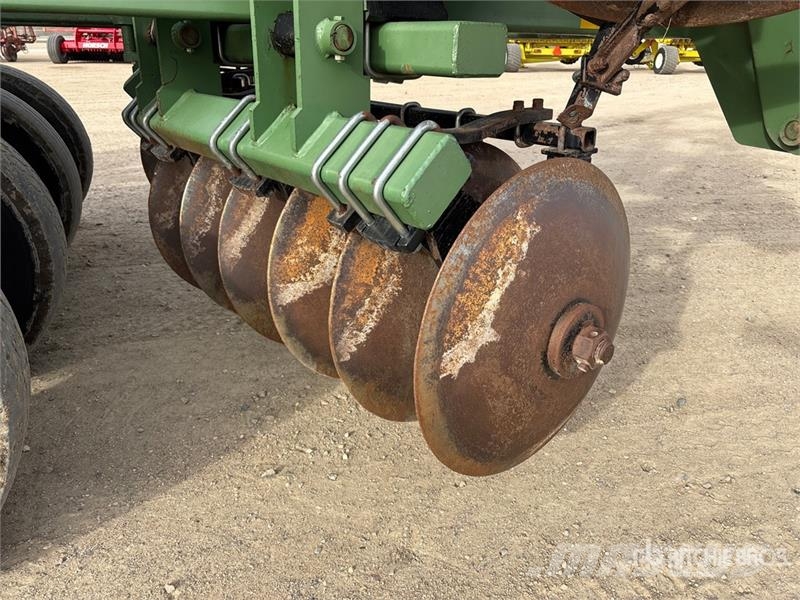 Wishek 842LNT-38 38 ft Tandem Breaking Disc Randaalid