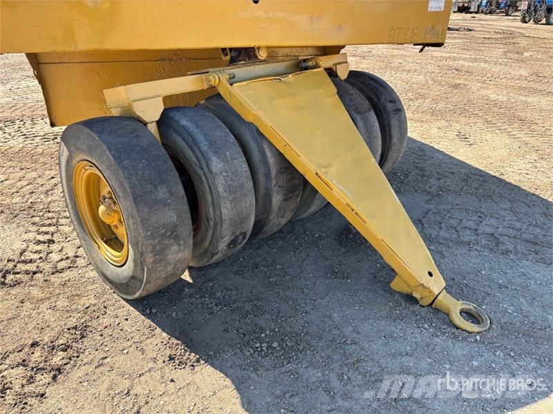 Wobbly Wheel 9 ft x 7 ft Pull Behind Compactor Slepe Valser