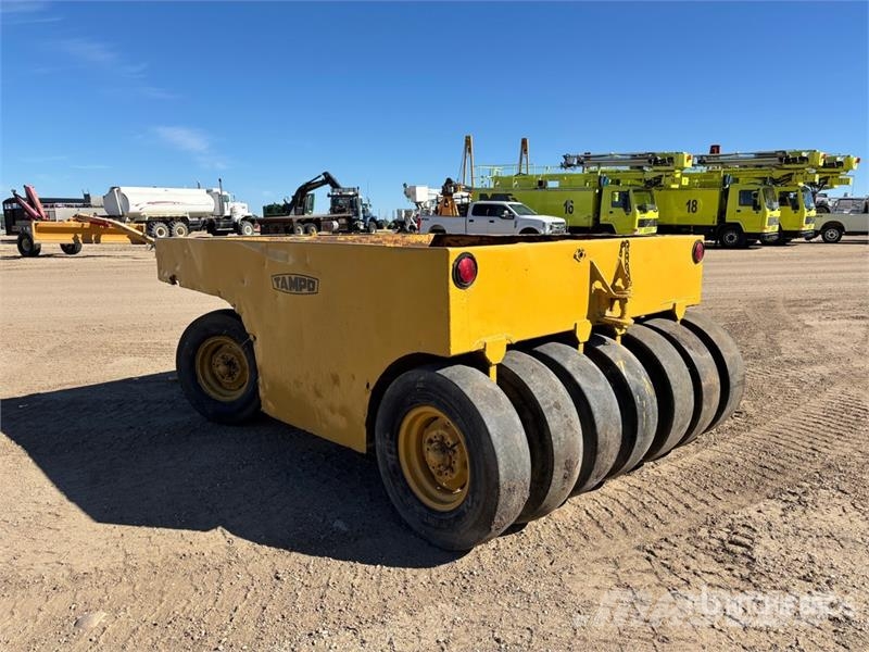 Wobbly Wheel 9 ft x 7 ft Pull Behind Compactor Slepe Valser