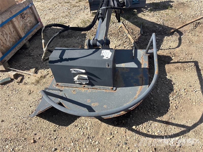 Wolverine 36 in Skid Steer Brush Cutter ماكينات جز العشب