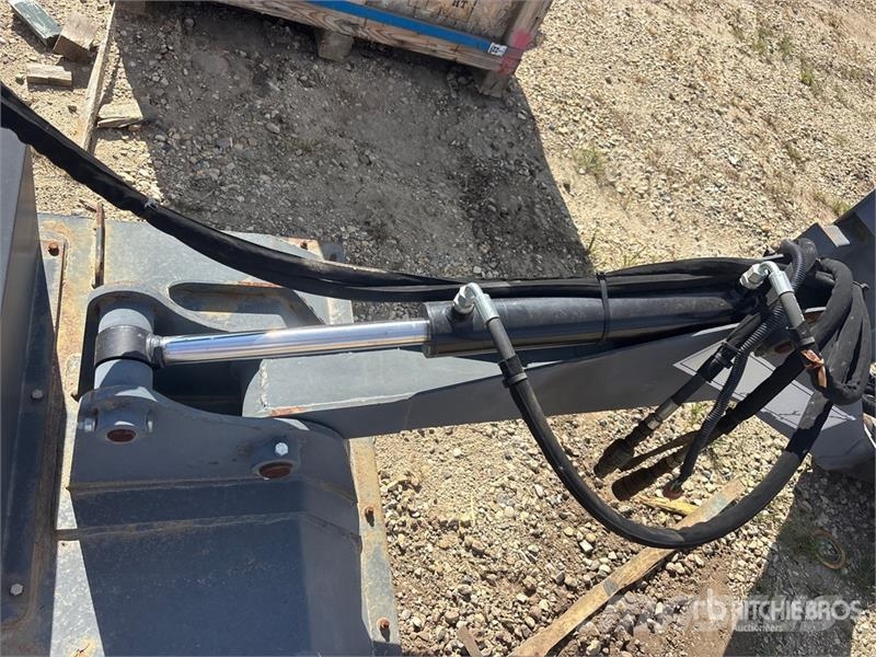 Wolverine 36 in Skid Steer Brush Cutter ماكينات جز العشب