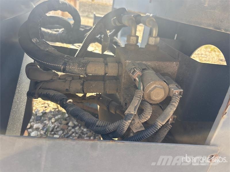 Wolverine 36 in Skid Steer Brush Cutter ماكينات جز العشب