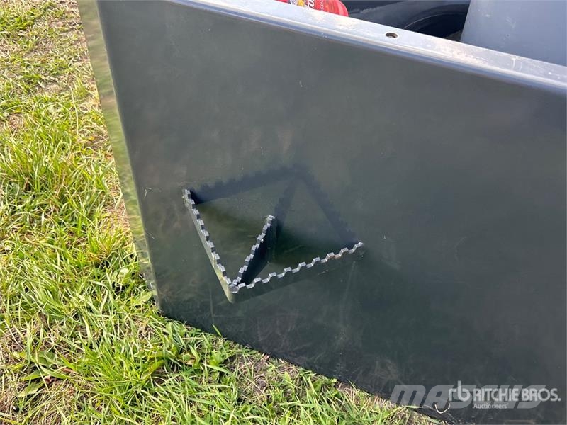 Wolverine CCT-11-148V 56 in Concrete Chute Bucket Andre komponenter
