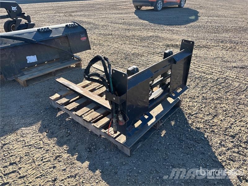 Wolverine PFA-11-3300G 48 in Skid Steer Forks Fourche