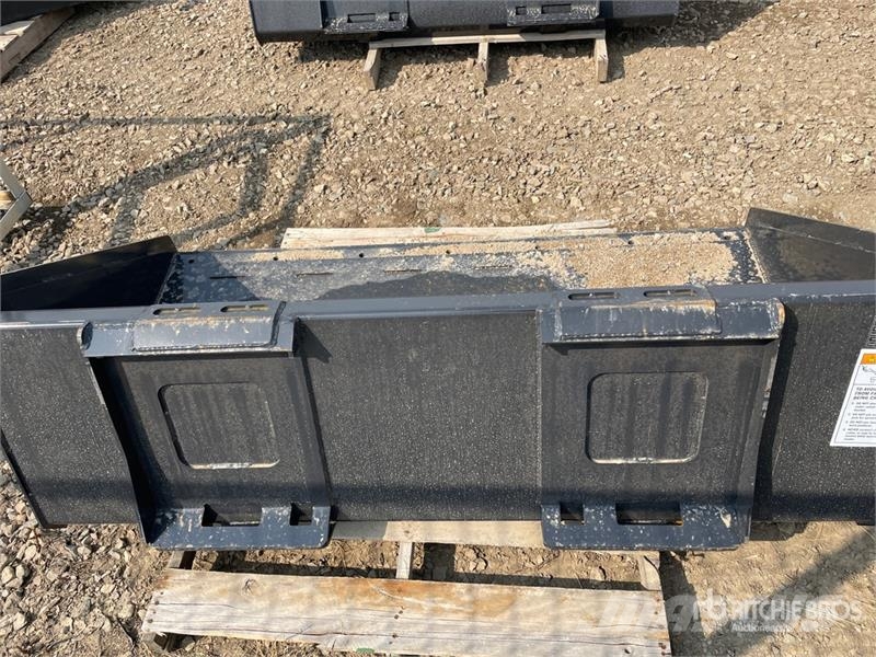  Wolverine TDB-11-66W 66 in General Purpose Skid St 挖斗