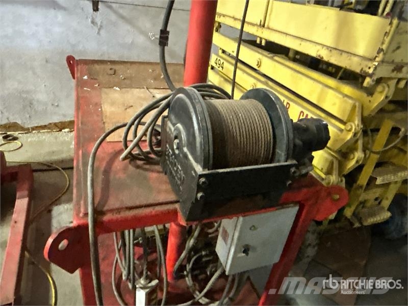  Work Table With Hydraulic Hoist Andre komponenter