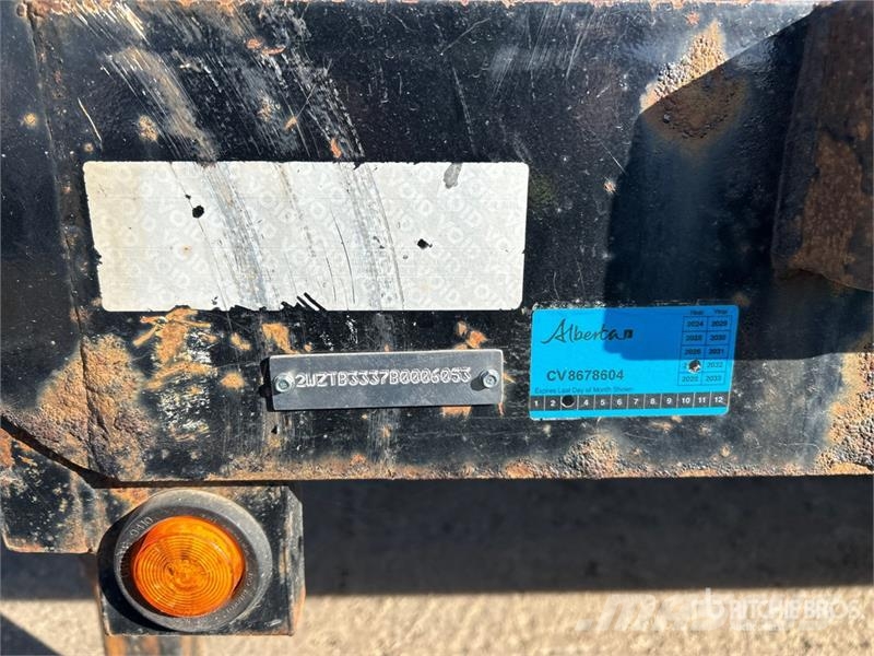 Wrem 32 ft Tri/A Equipment Trailer Ρυμούλκες μεταφοράς οχημάτων