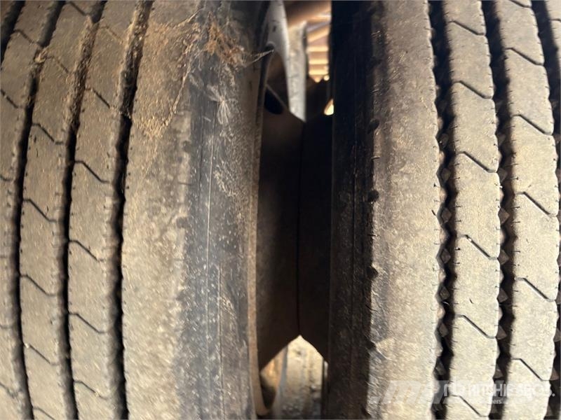 Wrem 32 ft Tri/A Equipment Trailer Прицепы-Автовозы
