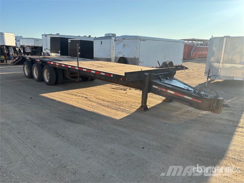  Wrem 32 ft Tri/A Equipment Trailer Remolques para transporte de vehículos