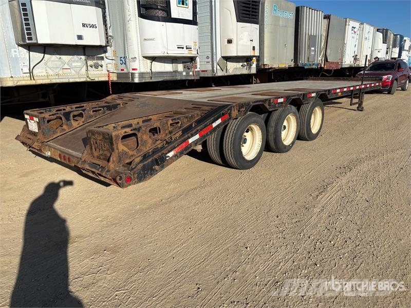 Wrem 32 ft Tri/A Equipment Trailer Прицепы-Автовозы