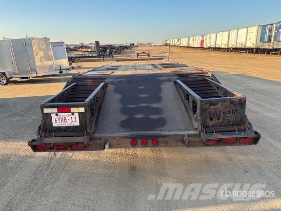  Wrem 32 ft Tri/A Equipment Trailer Remolques para transporte de vehículos