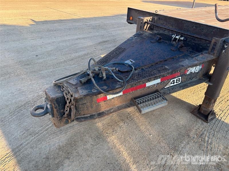  Wrem 32 ft Tri/A Equipment Trailer Remolques para transporte de vehículos
