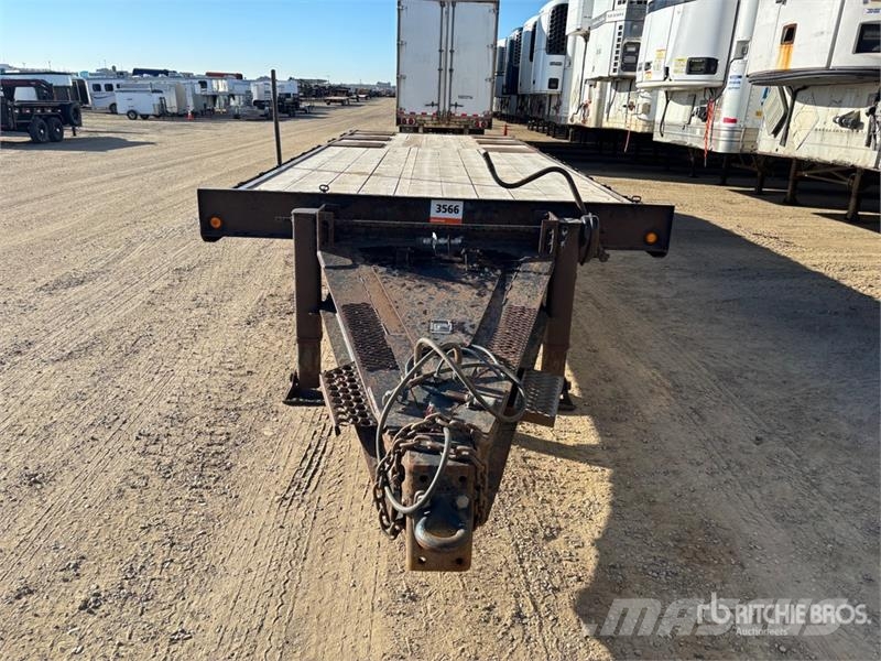 Wrem 32 ft Tri/A Equipment Trailer Прицепы-Автовозы