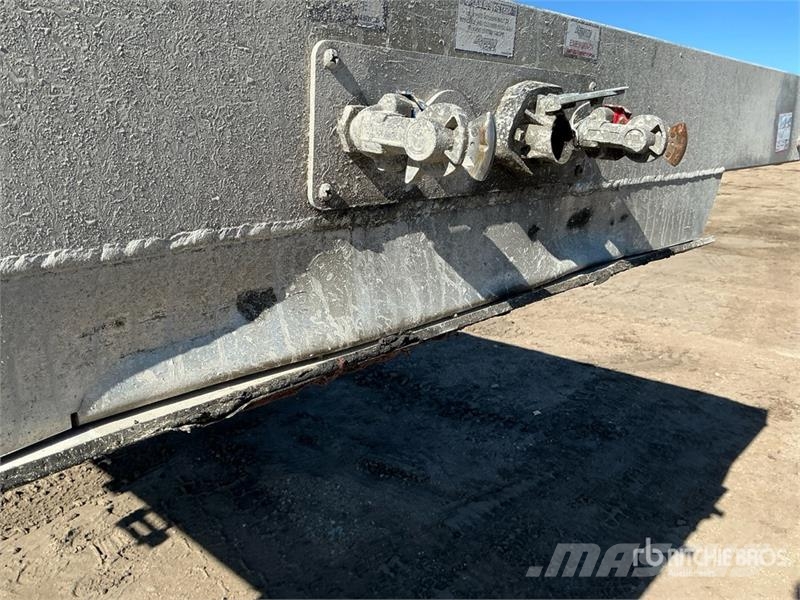 Xtreme 53 ft T/A Flatbed Trailer Причепи-платформи/бокове розвантаження