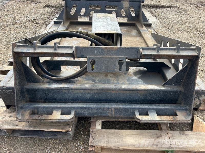 Xtreme 60 in Skid Steer Brush Cutter Priključne in vlečne kosilnice