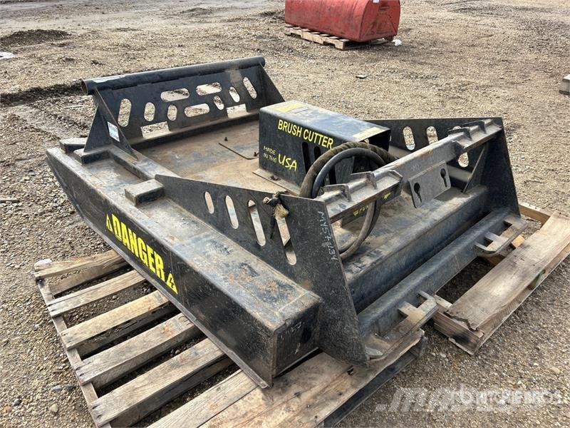 Xtreme 60 in Skid Steer Brush Cutter Priključne in vlečne kosilnice