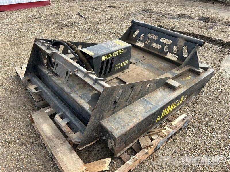 Xtreme 60 in Skid Steer Brush Cutter Priključne in vlečne kosilnice