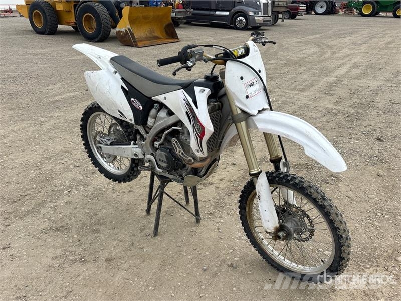 Yamaha YZ450F Motocross Bike Veículos todo-terreno