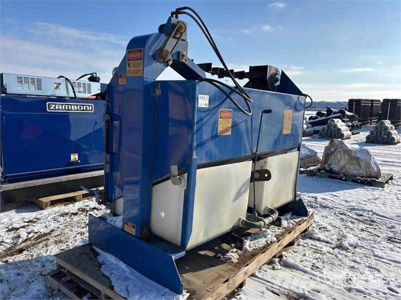 Zamboni 200 Ice Resurfacer ماكينات زراعية - غير ذلك