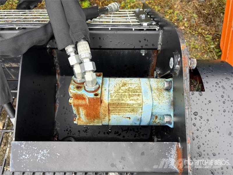 003-040-78-001A 78 in Skid Steer Screening Bucket Просеивающие ковши