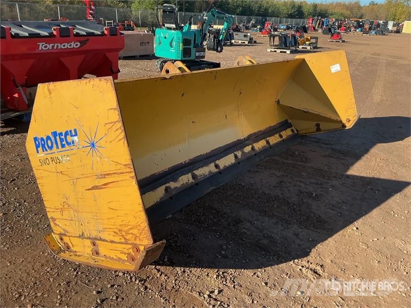 10 ft Pro-Tech Sno pusher SPB Snow Plow - Fits Whe Snežne daske i plugovi