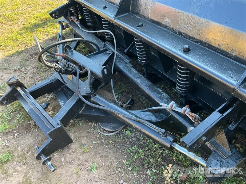  11 ft 2 Way Snow Plow Снежные отвалы и плуги