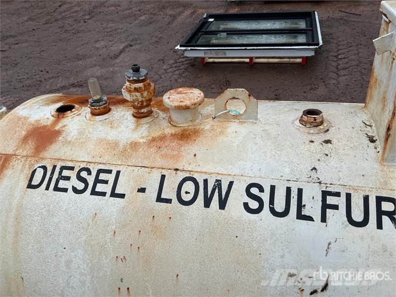1137 L Steel Diesel Fuel Tank Kraftstoff- und Zusatzstoffbehälter