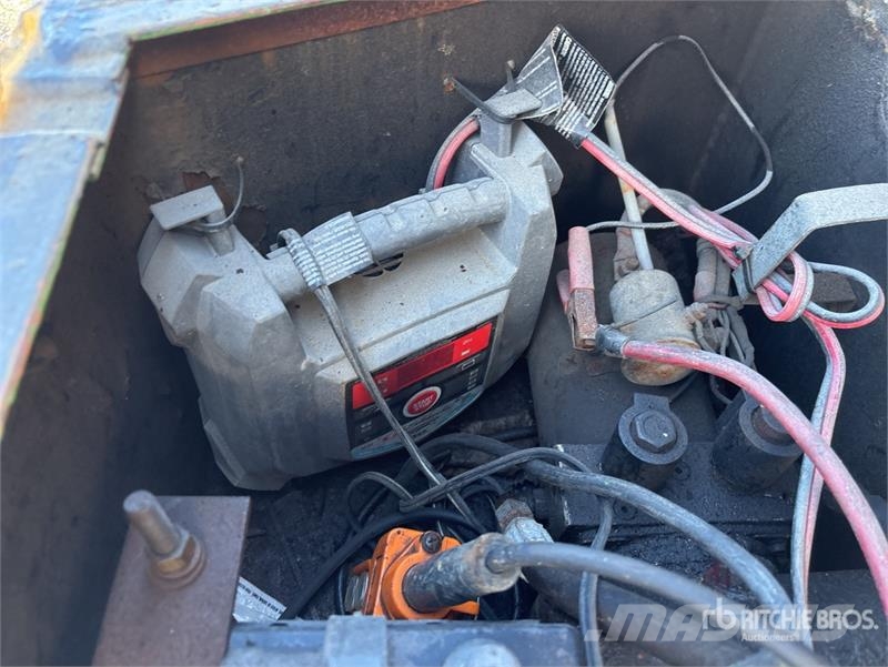 12 ft T/A Dump Utility Trailer Самоскиди
