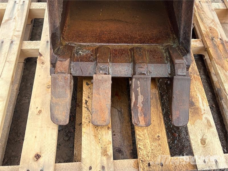 16 in Q/C Digging Excavator Bucket Godet