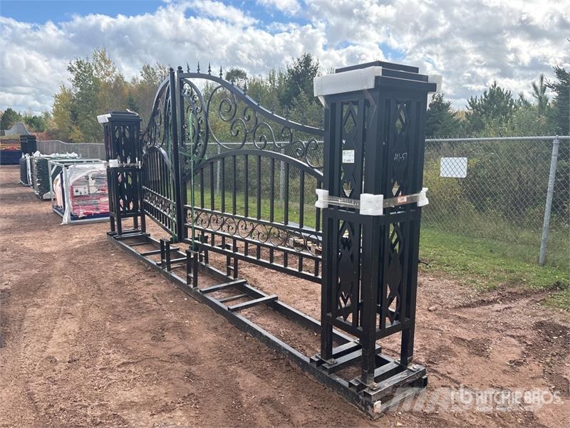19 ft 1 in x 6 ft 8 in Wrought Iron Bi-Parting Dri Landbruk - Annet