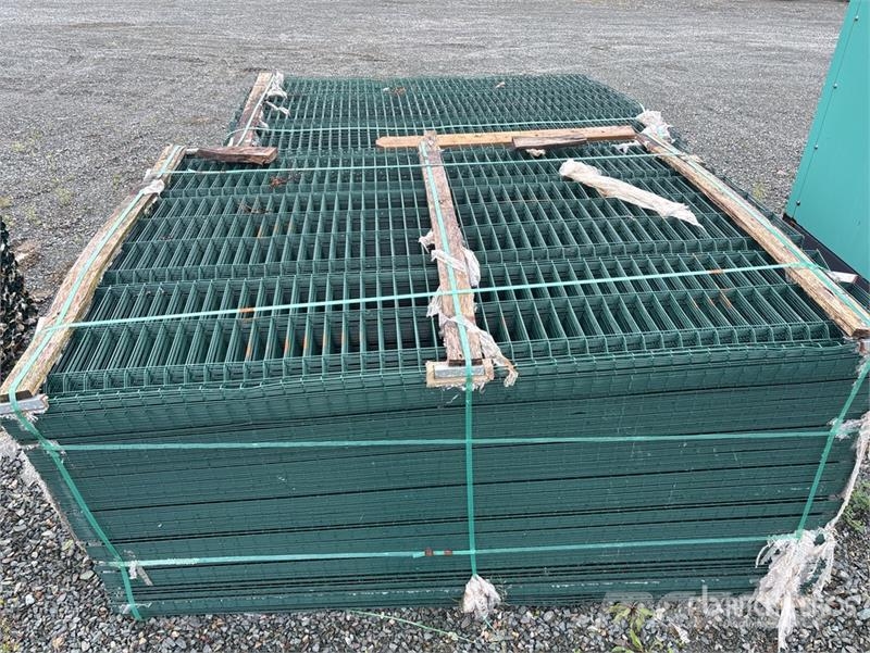 2000 ft of Fencing Fencing equipment