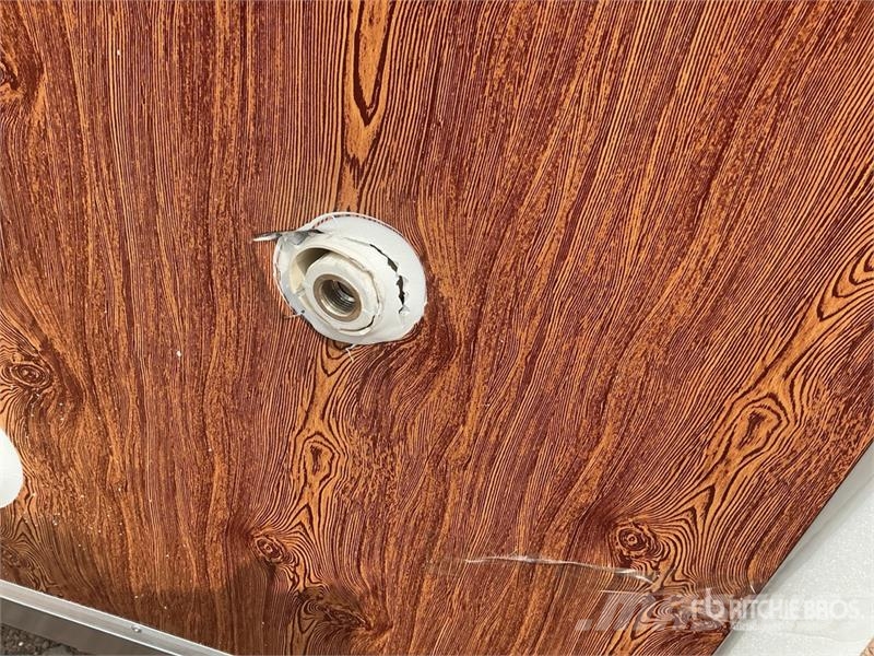 3 ft 2 in x 4 ft 2 in Single Portable Toilet Компоненты строительной техники