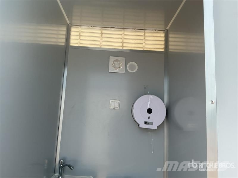 3 ft 2 in x 4 ft 2 in Single Portable Toilet Компоненты строительной техники