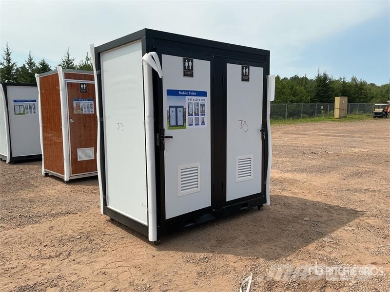 3 ft 2 in x 4 ft 2 Person Double Portable Toilet ( Drugi deli