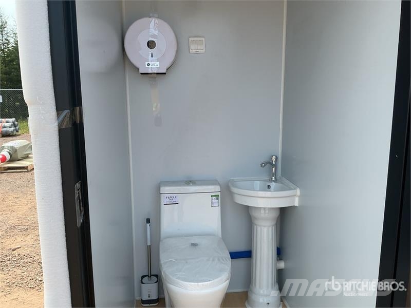 3 ft 2 in x 4 ft 2 Person Double Portable Toilet ( Drugi deli