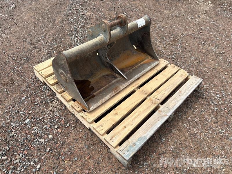 34 in Q/C Cleanup Excavator Bucket Godet