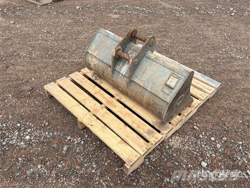 34 in Q/C Cleanup Excavator Bucket Godet