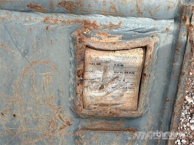 34 in Q/C Cleanup Excavator Bucket Godet